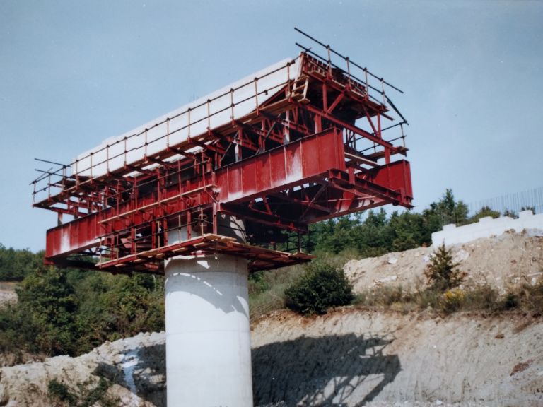 Casseforme per manufatti stradali